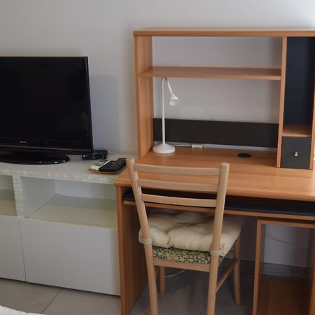 B&B We Care Appartamento Lendinara Bagian luar foto