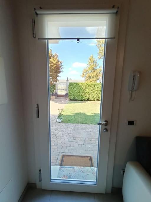 B&B We Care Appartamento Lendinara Bagian luar foto